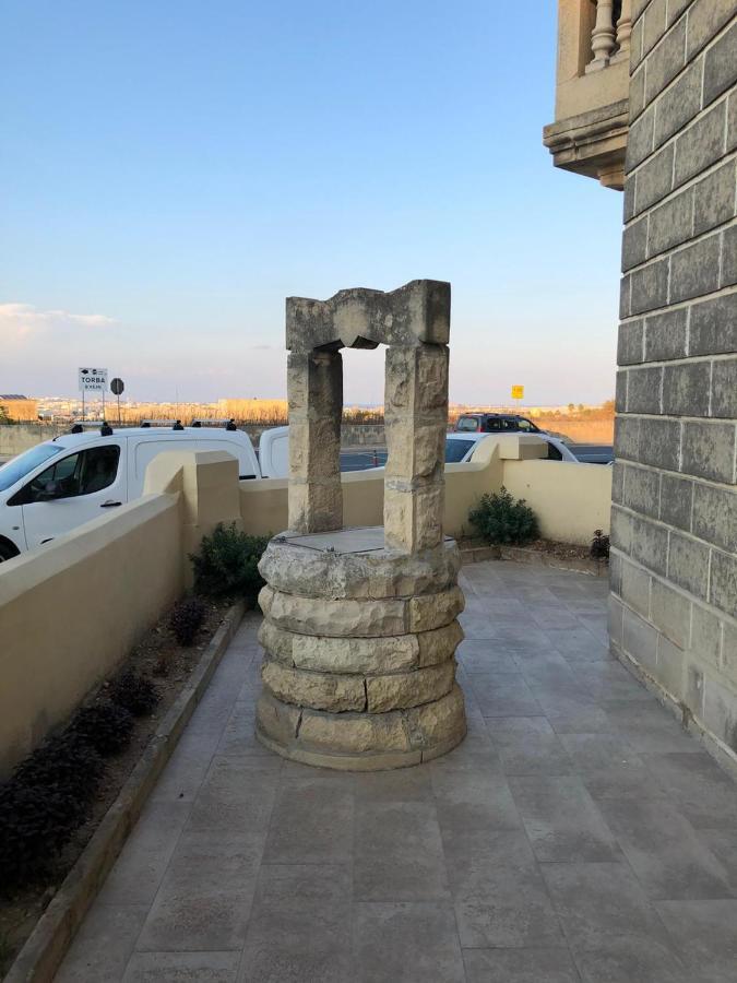 Oleander Butts Inn Żebbuġ Exteriör bild